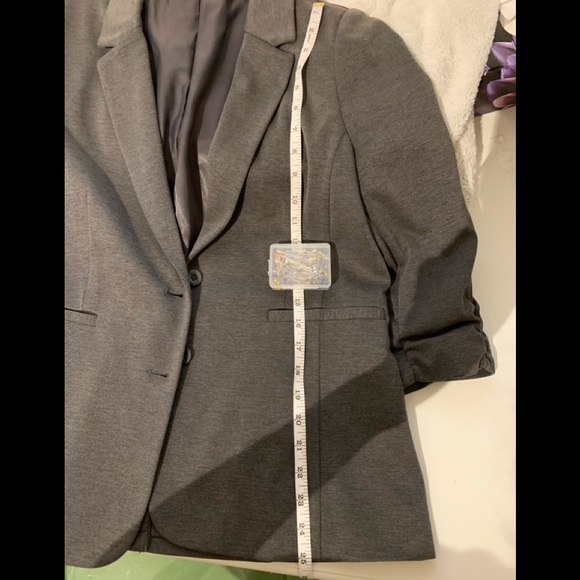 Grey Blazer with 3/4 Length Cinched Sleeves - Picture 12 of 12